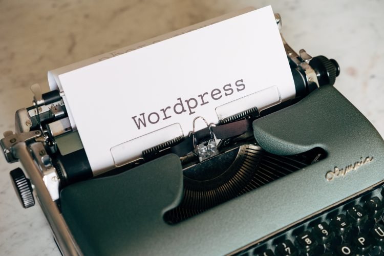 2020 Hikayem ve 2021 Beklentilerim White printer paper on green typewriter