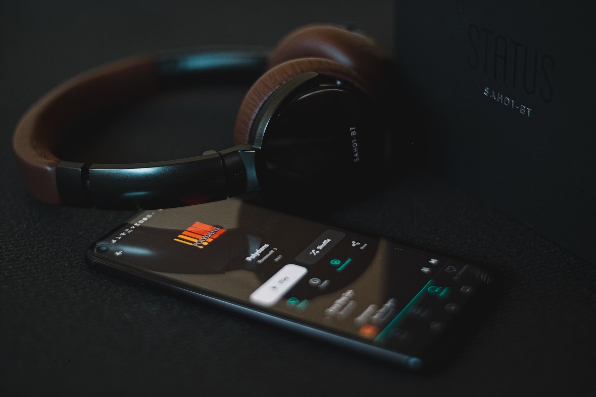 Ses Dinleterek Müzik Bulma - Çalan Şarkıyı Bulma [Tüm Yöntemler] - 2024